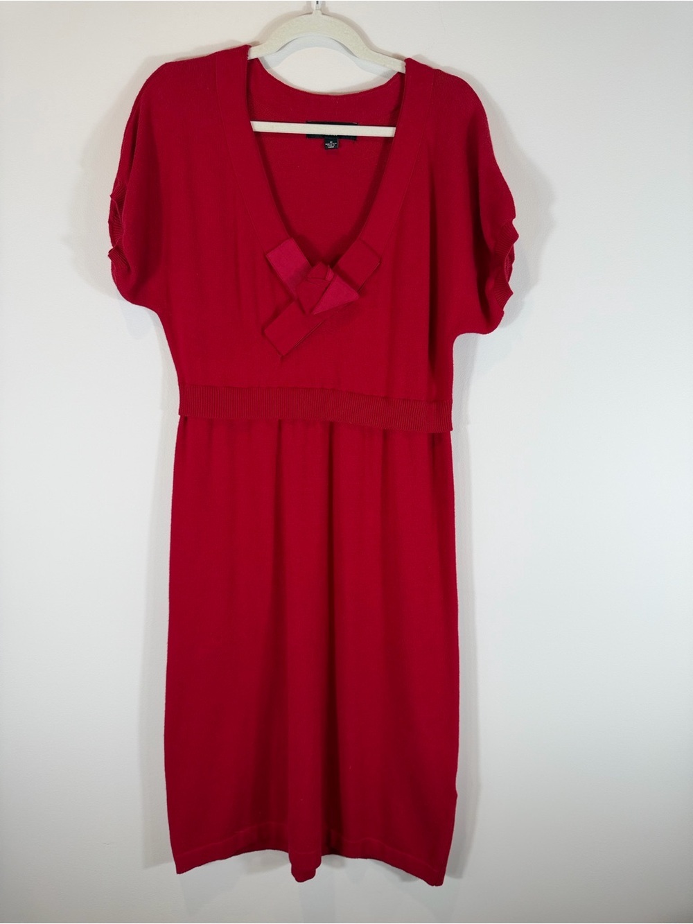 Chetta B Sunhee Bright Red Knit V‑Neck Midi Dress with Bow Accent Medium